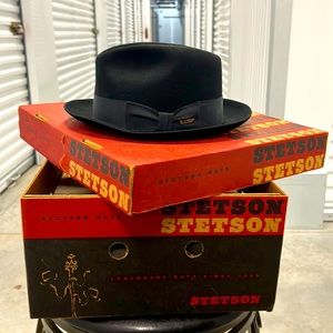 Stetson Saxon size 7 3/8 brim 2 color black